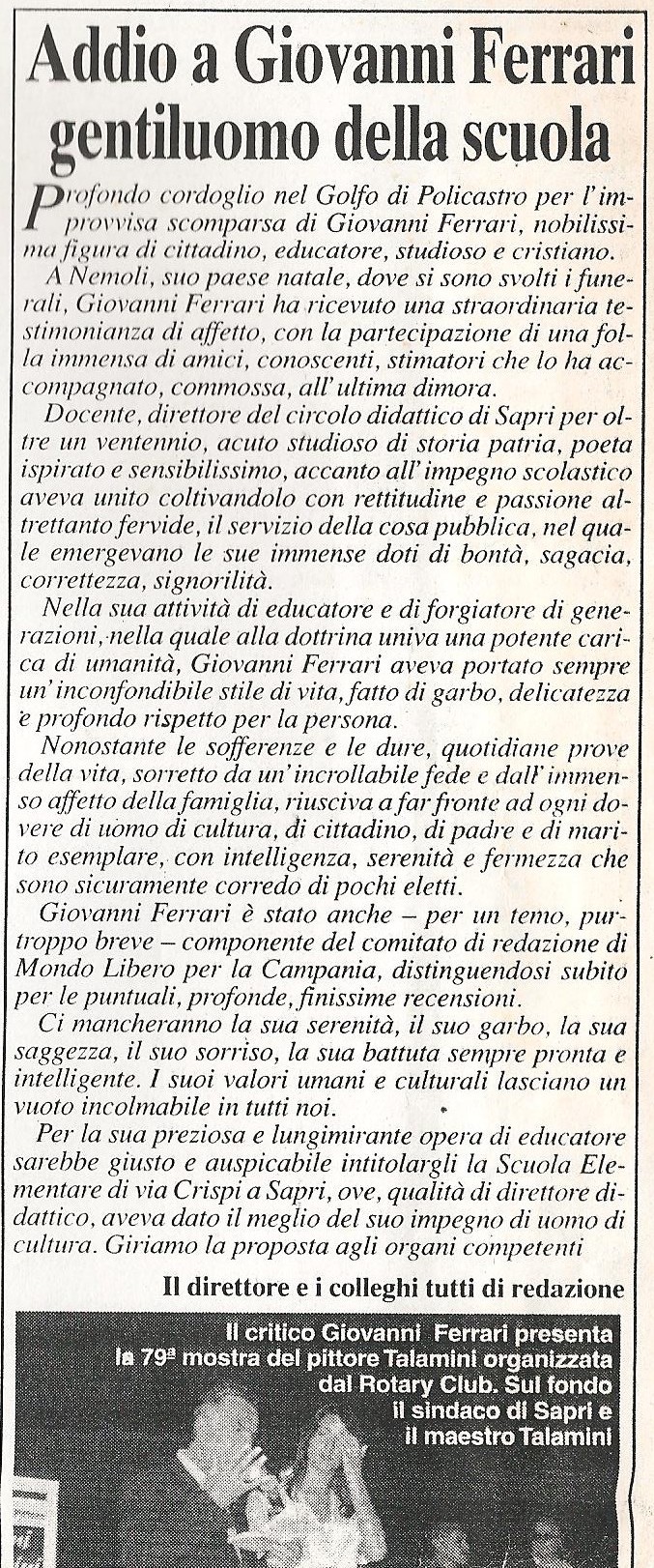 Ritaglio di giornale: «Addio a Giovanni Ferrari, gentiluomo della scuola», ricordo firmato dal direttore e dalla redazione, con in fondo la fotografia di Giovanni Ferrari che presenta una mostra del pittore Talamini